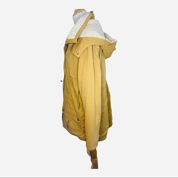 Cabela's Coat - Picture 3 of 9